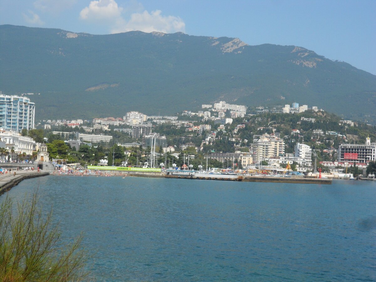 Море, береговая линия, гора Ай-Петри