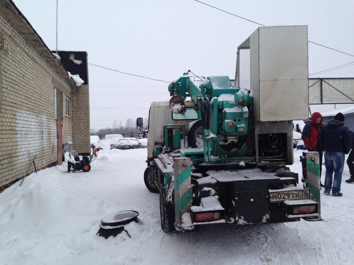 Приехала установка для бурения свай >> 