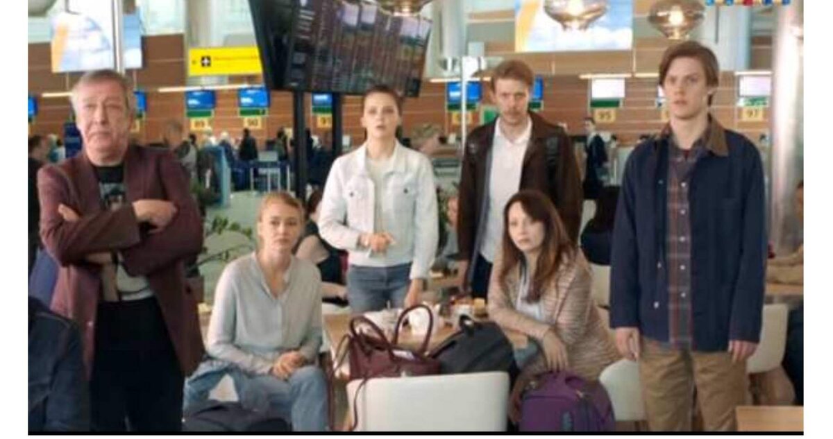 Они узнали, что их самолет упал. Скриншот с кадров фильма.