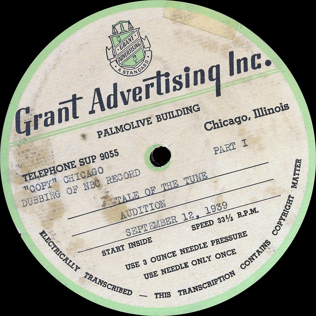 Transcription disc 16 дюймов на 33⅓ выпуска 1939 года с началом проигрывания от середины диска к краю © Wikipedia.org