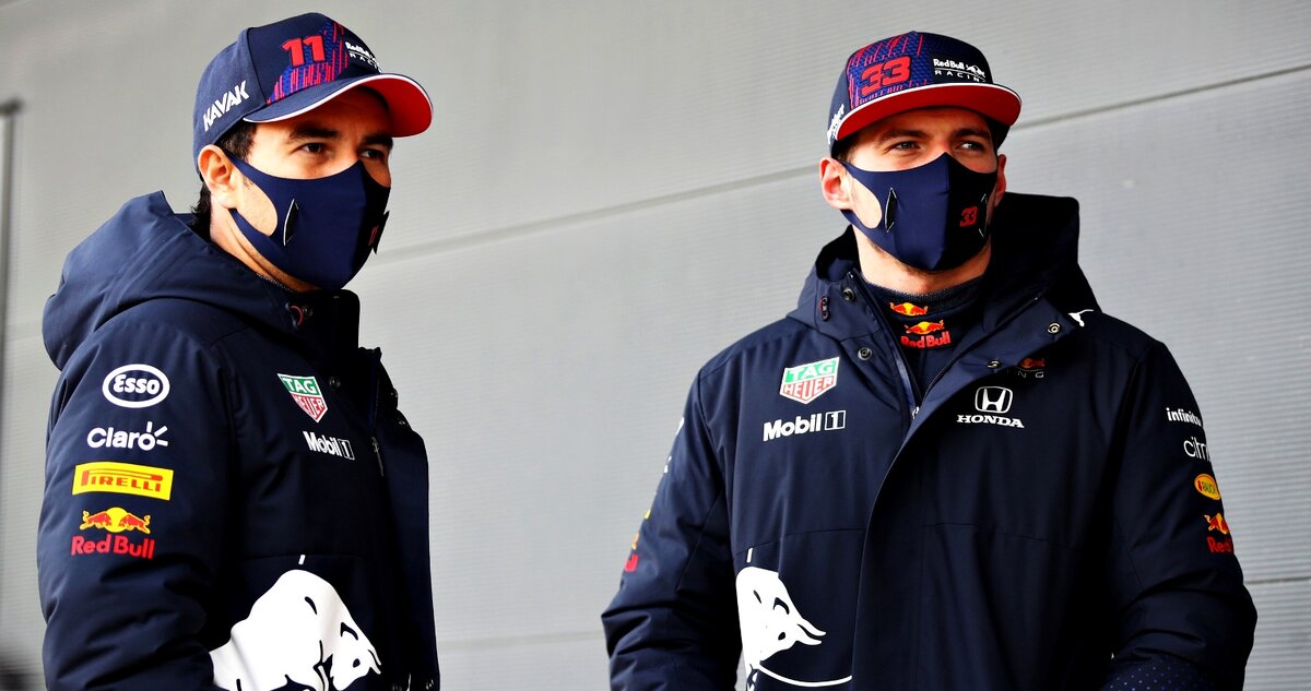 Серхио Перес и Макс Ферстаппен в форме Red Bull