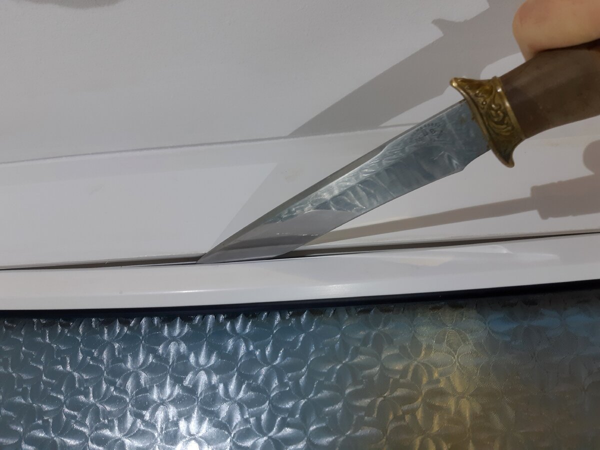 Снятие штапика окна.