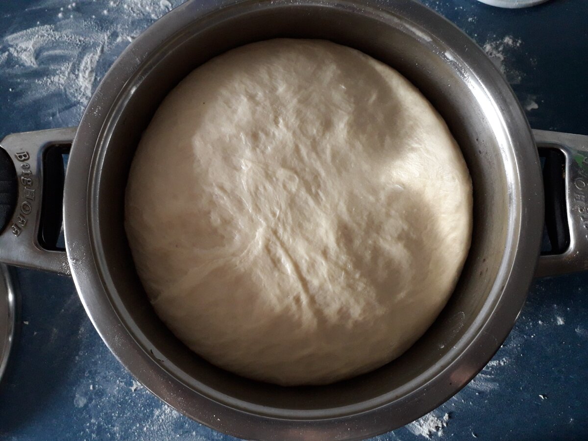 Тесто после поднятия