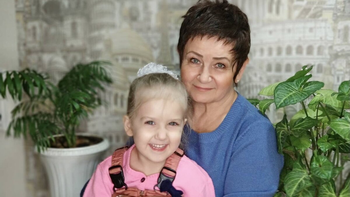 Светлана Ищенко с внучкой