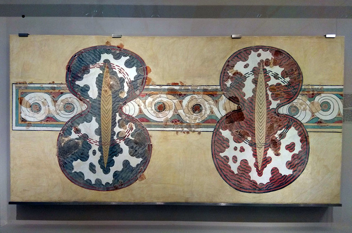 Щиты в форме восьмерки (фрески из Кноссоса)