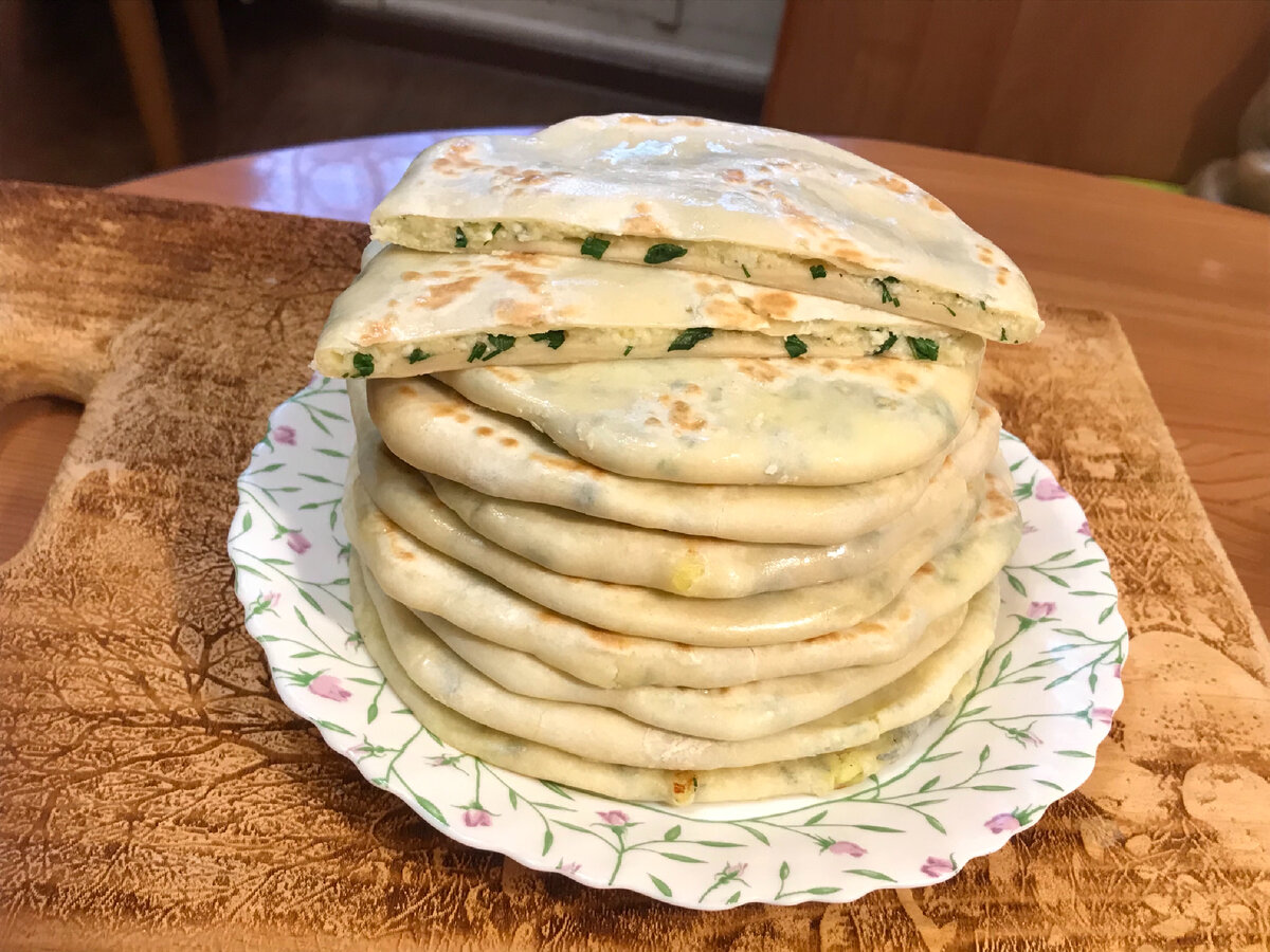 Хычины с картошкой, сыром и зеленью. Почти осетинские пироги, только  тоньше. | Кулинарные эксперименты | Дзен