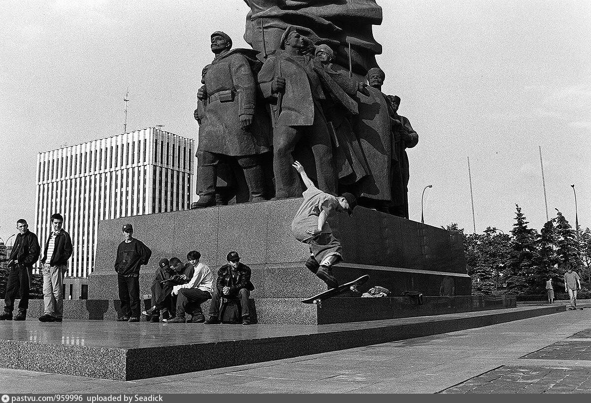 Конец 1980-х, советские скейтеры. Фото: Петра Галл