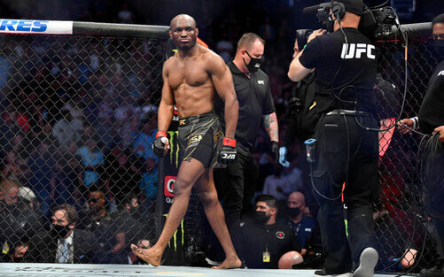 Камару Усман выходит в клетку ,чтобы отстоять свой титул.  фото: картинки яндекса. 