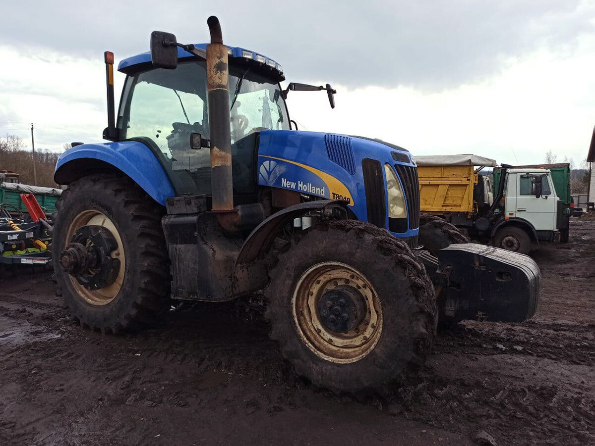 New Holland T8040