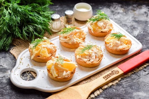 Тарталетки с сыром, апельсином и курицей