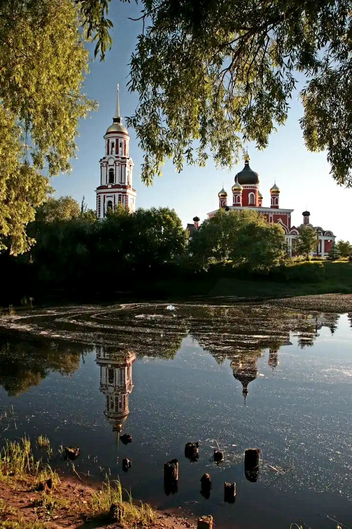 Старая Русса. Вид на Воскресенскую церковь   (здесь и дальше изображения из открытых источников)
