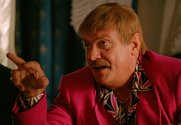 "Жмурки"(https://www.kino-teatr.ru/kino/director/ros/2895/works/)