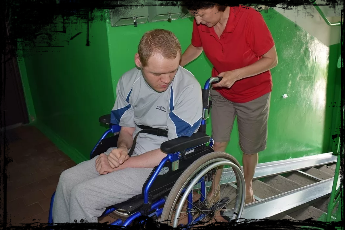 Инвалидность ребенку дцп. Интернат для инвалидов в Крыму с ДЦП 1 группа. Инвалид ДЦП 1 группа. ДЦП колясочники. Инвалид колясочник 1 группы.