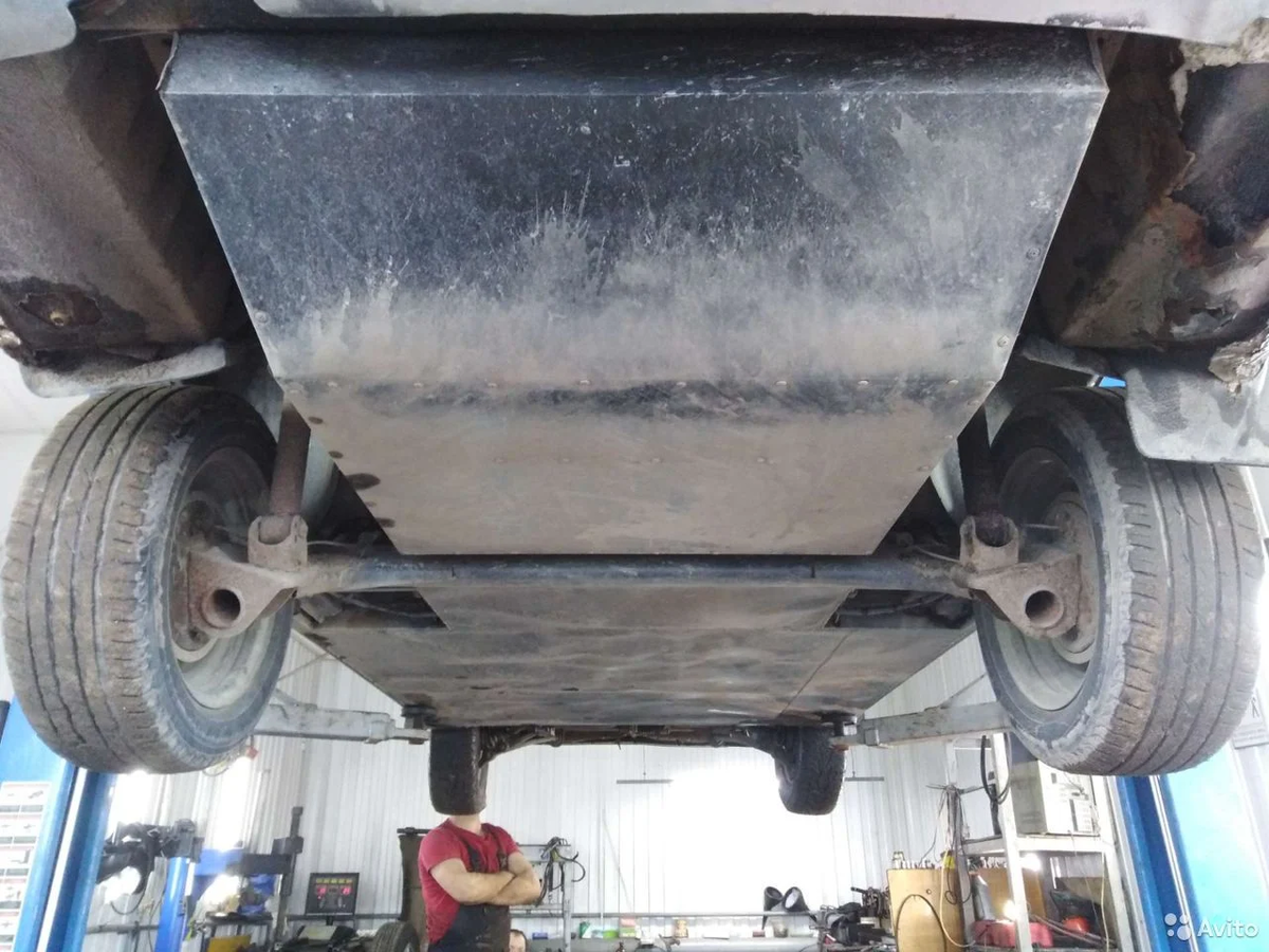 Днище самодельной ВАЗ 2111 (фото с сайта авито.ру)