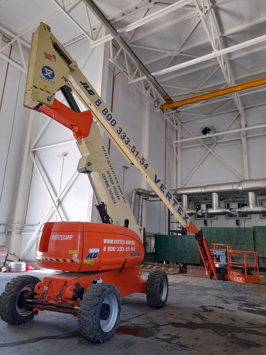 Самоходный коленчатый подъемник JLG 800 AJ из арендного парка VERTEX