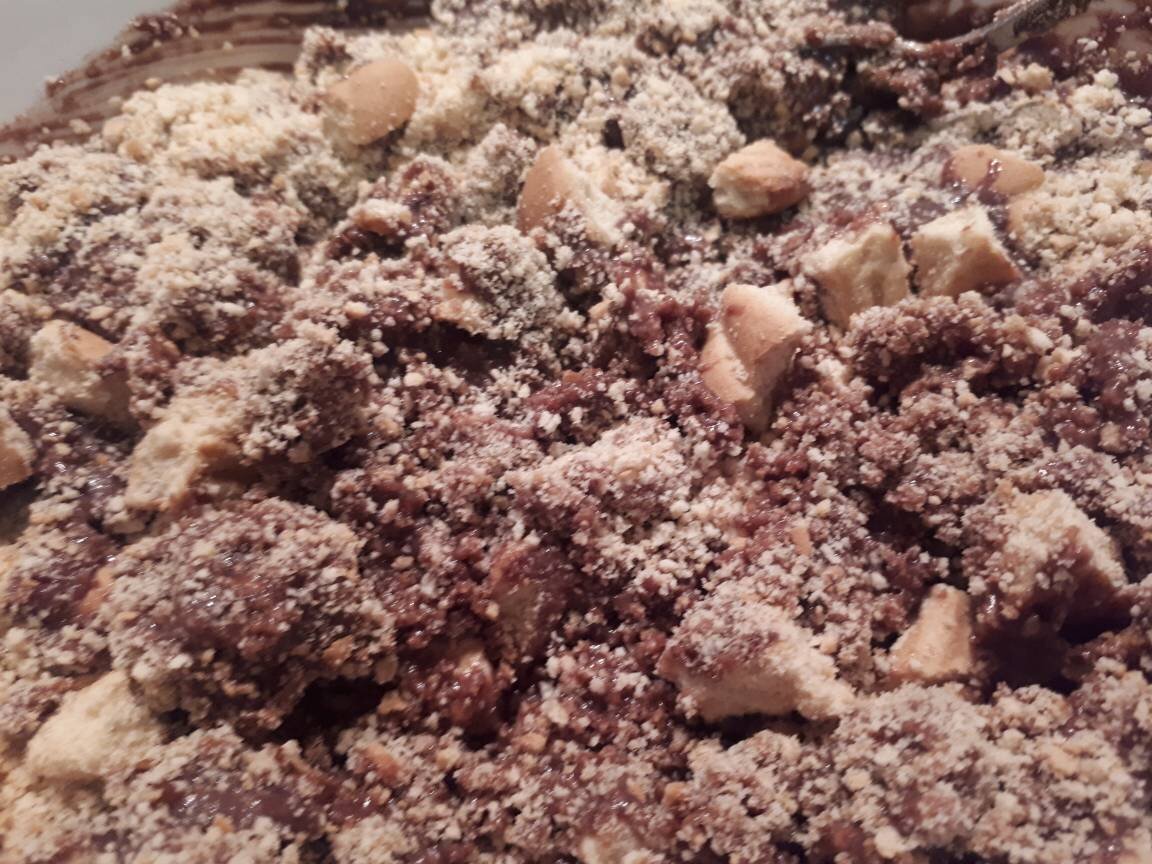 Колбаса из печенья и вареной сгущенки