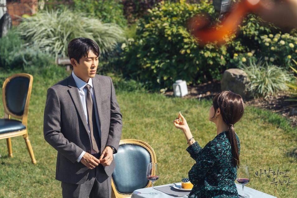 Жизнерадостная палитра забавной дорамы о не весёлых последствиях адюльтера "Изменишь мне - умрёшь". 