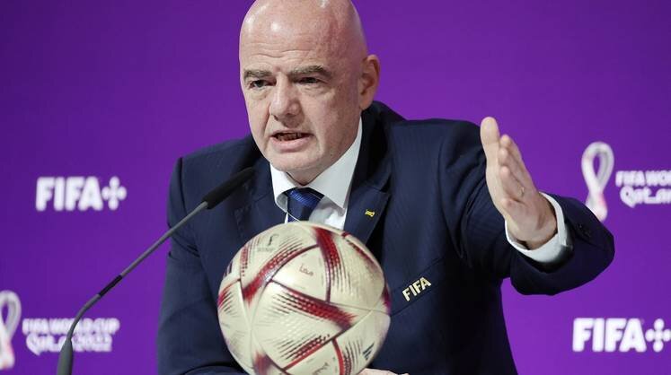    Сергей Бобылев/ТАСС Катар. Доха. Президент FIFA Джанни Инфантино на итоговой пресс-конференции, посвященной завершению чемпионата мира по футболу в Катаре, в главном пресс-центре. 22-й чемпионат мира по футболу проходит с 20 ноября по 18 декабря.