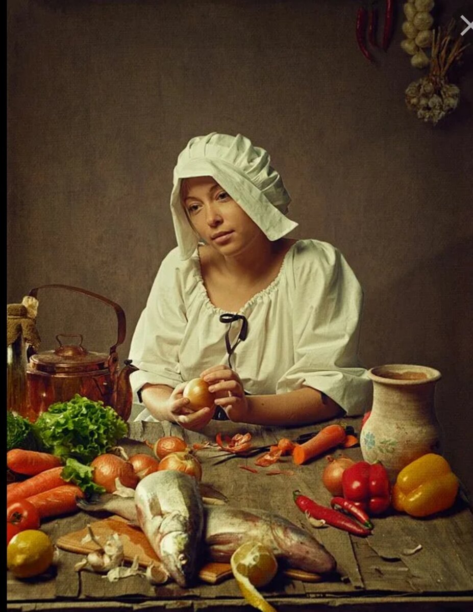 Картинка с сайта Pinterest.ru. Фото Антона Киясова. Задумчивая Стряпуха)))видимо, пытается припомнить, а все ли продукты я с базара принесла? Для иллюстрации публикации и создания атмосферы вкусной еды.