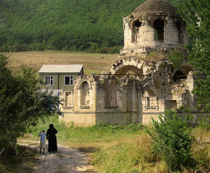 Старый храм св. Луки до восстановления