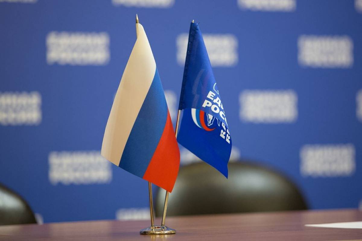    ЕР запретила депутатам материться и постить «роскошь» в соцсетях