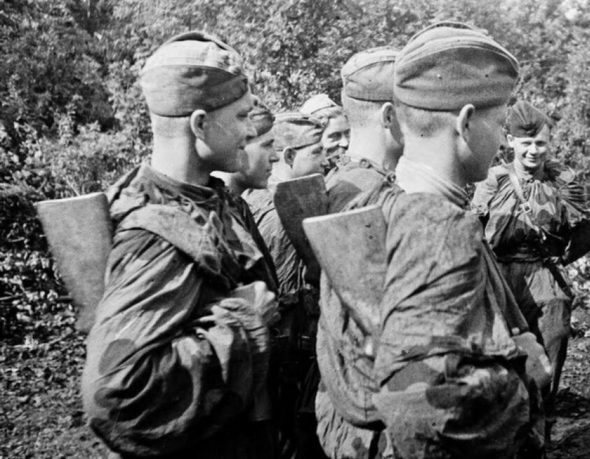 Советские разведчики.