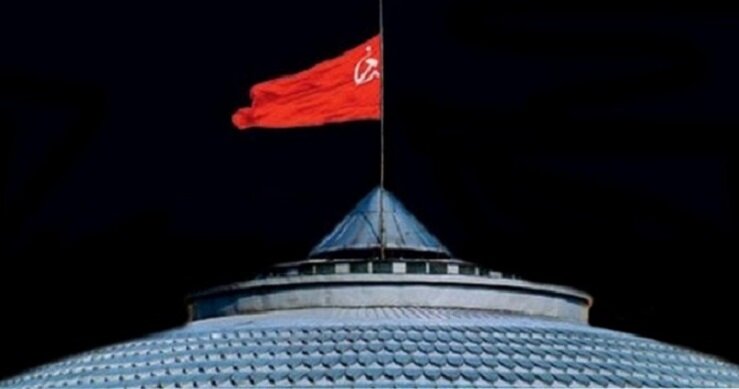 Вечером 25 декабря 1991 года флаг СССР над Кремлем был спущен 