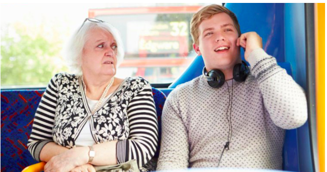 https://www.grinebibelen.dk/fraekt/vits-ung-fyr-raaber-hoejt-i-telefon-i-bussen/?fbclid=IwAR3XiG75AlsPrw2d0JTmMEjxnyE0a0HCenEyzkgWSIi513e0GPw5cl6oRDg