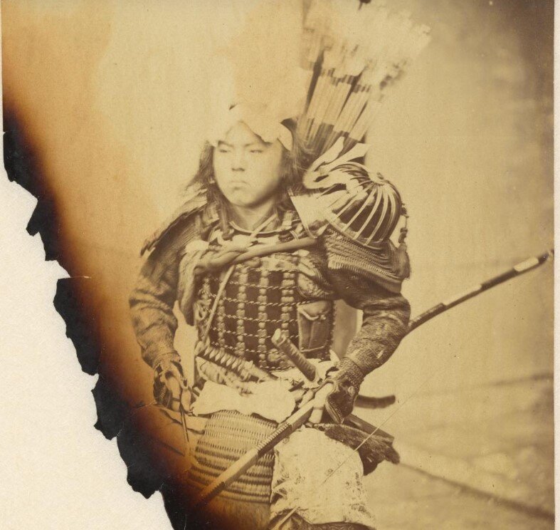 Понятная иллюстрация: ты можешь быть разодет как самурай, но в душе твоей те же ветры, что и у всех.