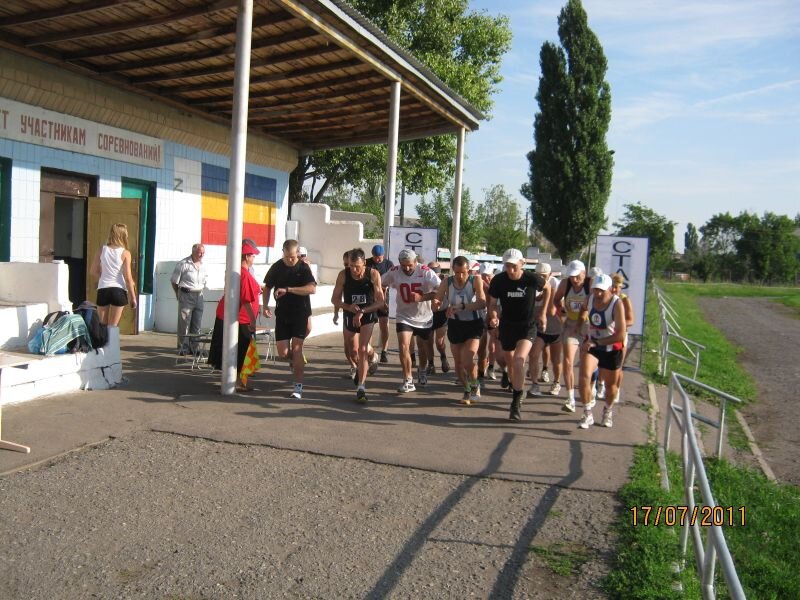 Фото из архива Петра Самыгина. Старт на забеге в Чертково