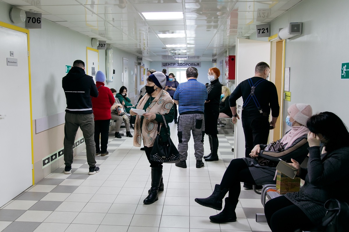    За сутки в Югре зарегистрировано 82 новых случаев COVID-19