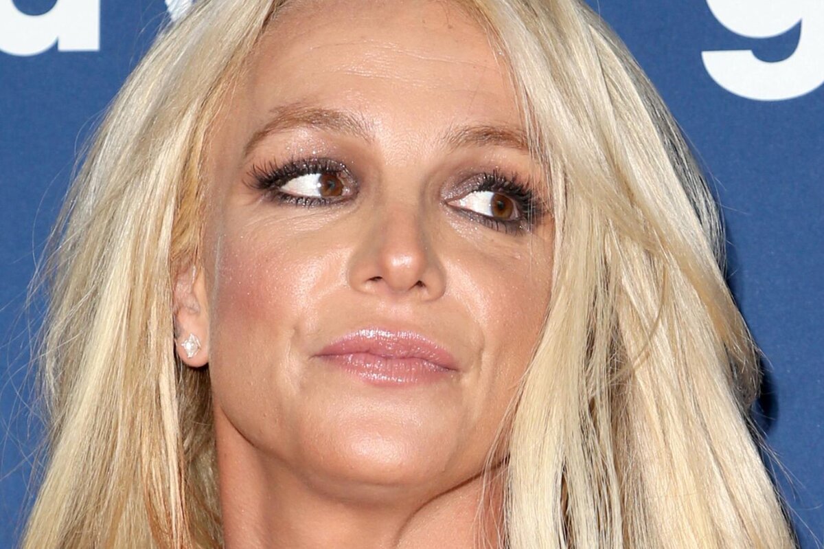     «Издевательство»: Бритни Спирс после общения с полицейскими эмоционально обратилась к фанатам