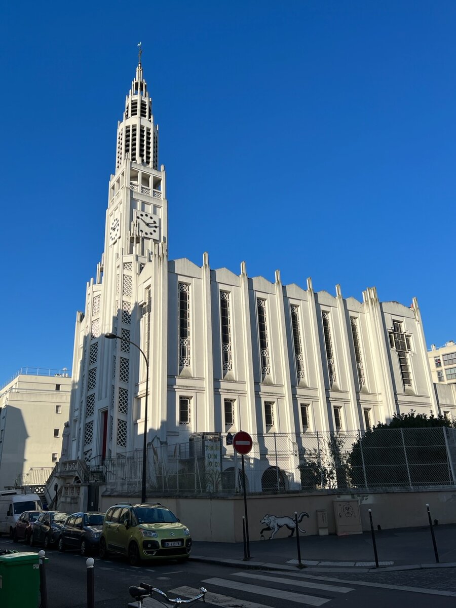 Церковь Saint Jean Bosco. Фото автора 