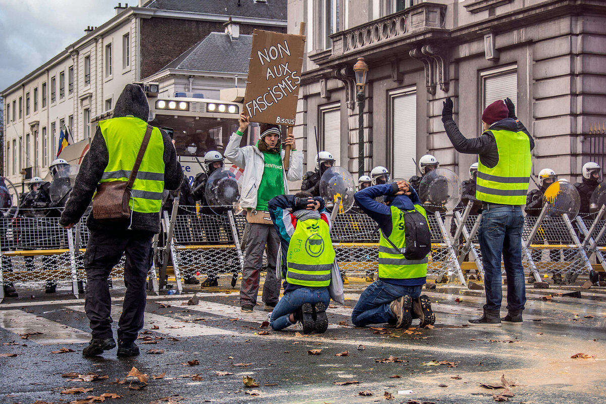 Протесты желтых жилетов 2018 год