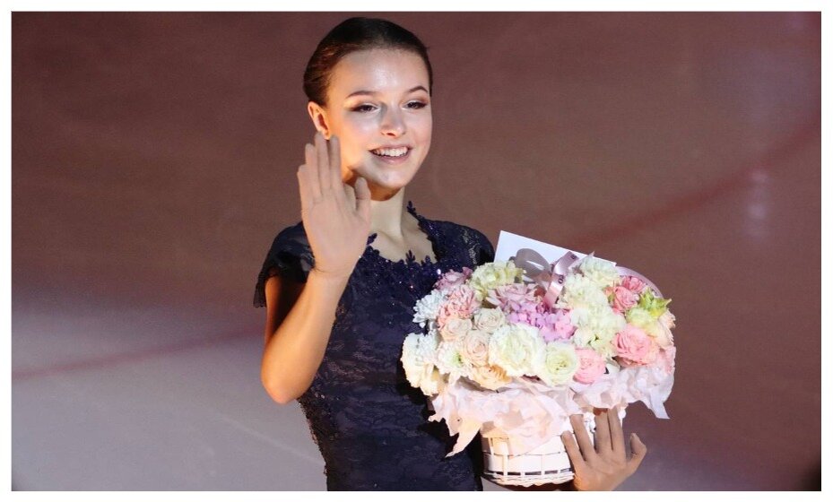    Анна Щербакова решила вместо чемпионата России кататься в шоу. Фото: соцсети Анна Щербаковой