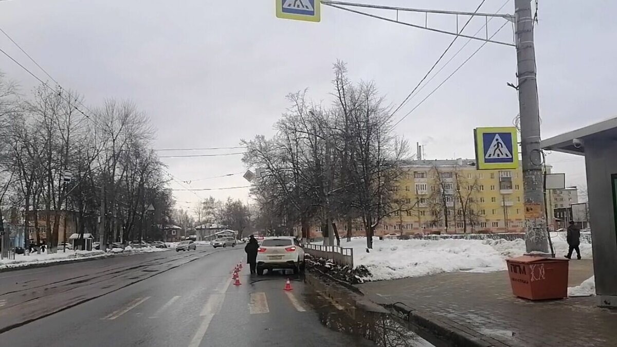     Водитель иномарки сбил троих детей-пешеходов в Нижнем Новгороде. Подробнее об аварии рассказали в пресс-службе УГИБДД по региону.