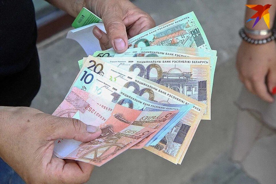     В Минтруда напомнили белорусам, как выплачиваются отпускные. Виктор ГИЛИЦКИЙ