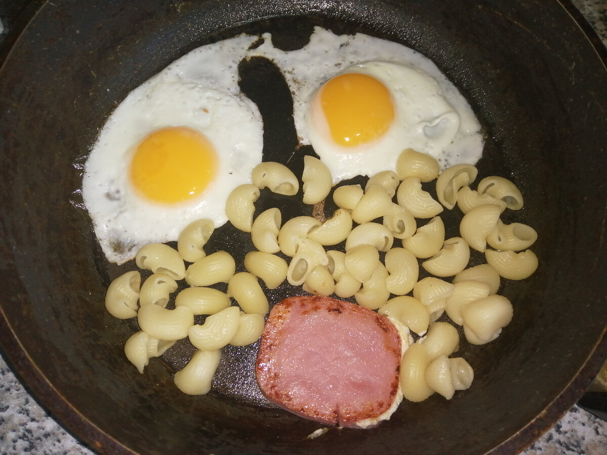 И конечно кофе с молоком, всего 420 кк. 