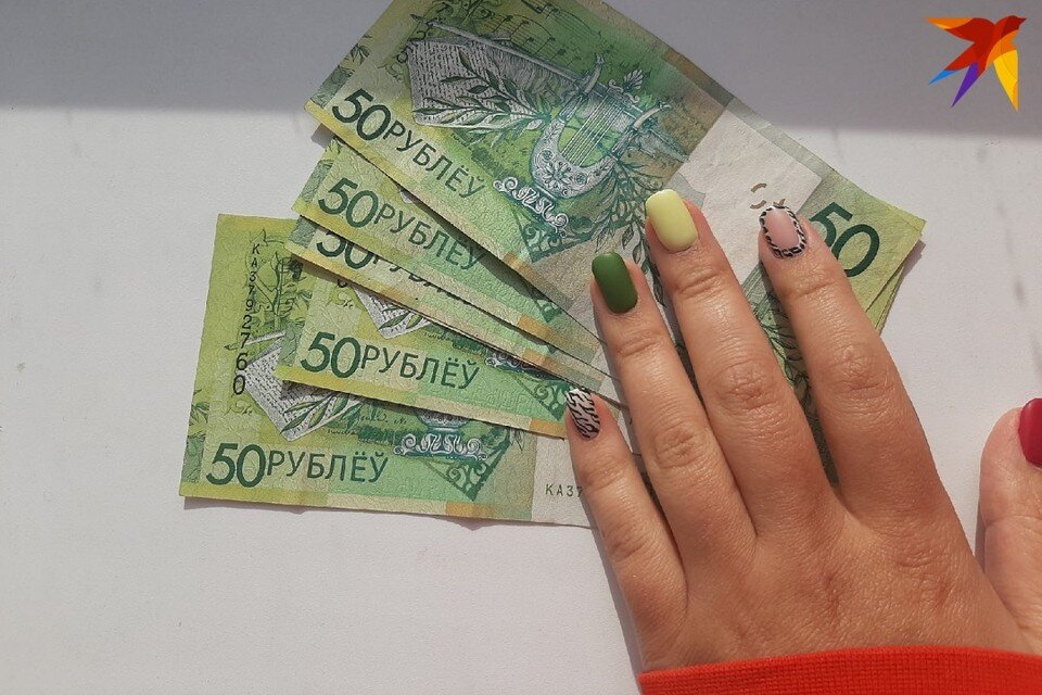     Продавец воровала деньги из кассы и таскала домой продукты, которые украла в магазине, где работала. Фото: архив «КП»