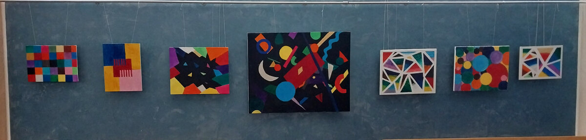 Выставка юной художницы из Арцаха Нане Асцатрян. Фоторяд