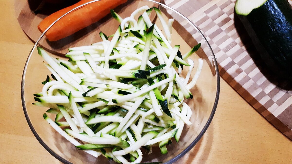 Гречневая лапша с говядиной и овощами – кулинарный рецепт