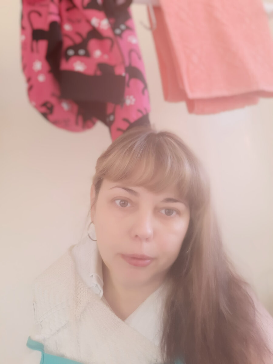 В больнице. нашего города. Травматологическое отделение. Плановая операция на плече. Уже знала, что у меня рак. Январь 2020 год. Фото из личного архива автора. Листать вправо
