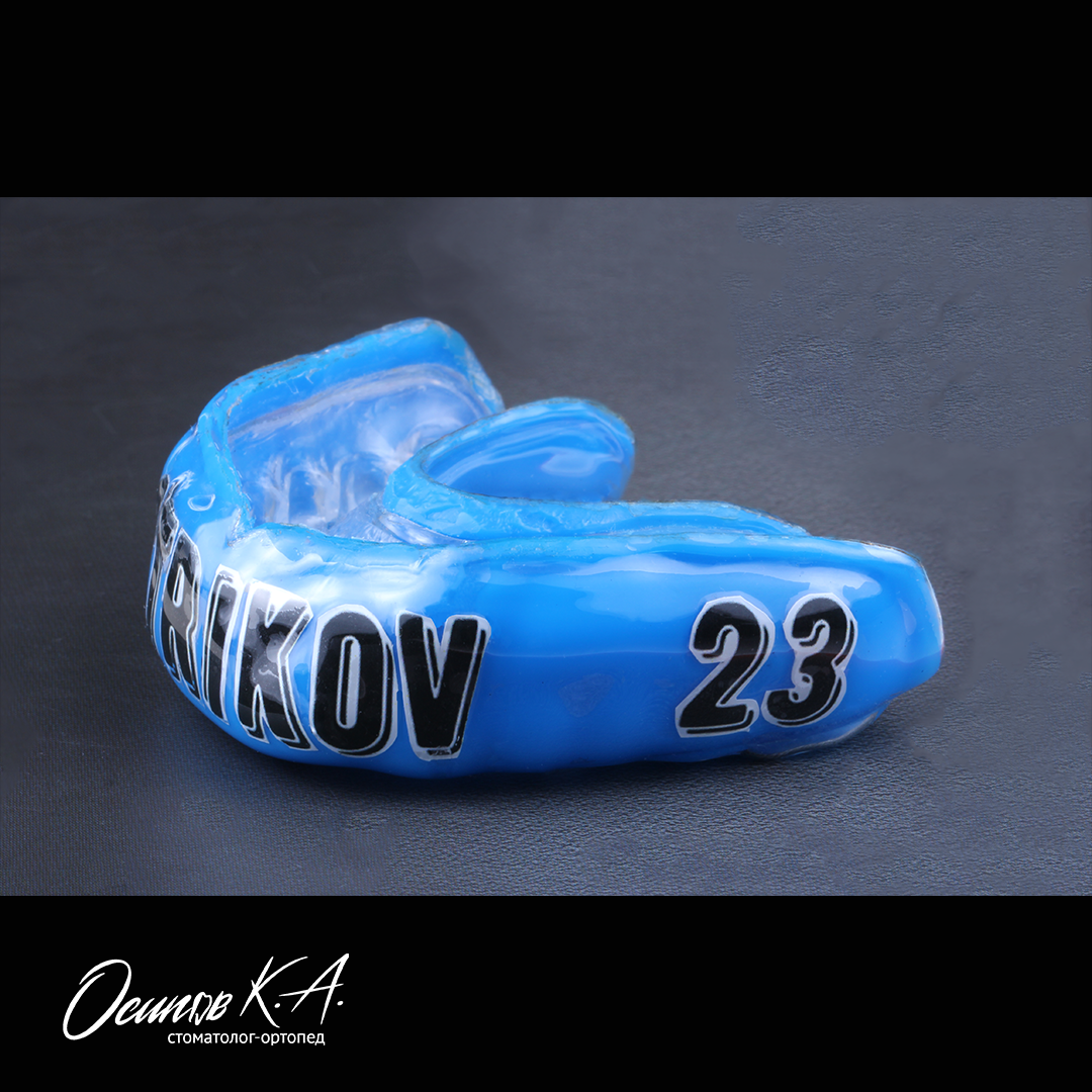 Капа хоккеиста с индивидуальным дизайном