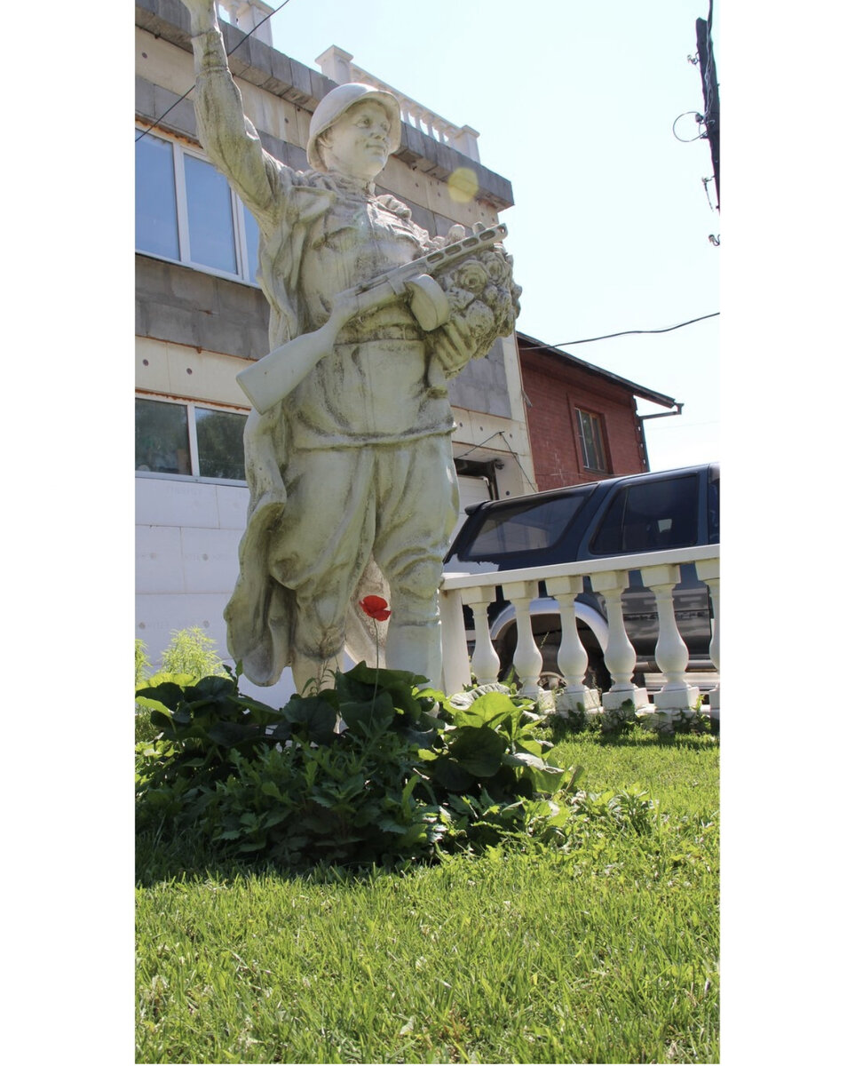 Памятник Победы в Великой Отечественной войне 1941-1945 годов. Воин-Победитель. Автор - М.К. Аникушин, великий русский скульптор - г.Ленинград, СССР. Реставрация - коллектив под руководством скульптора Трусовой А.А. ( меня)