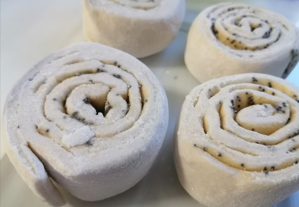 Рулетики с маком, замороженные