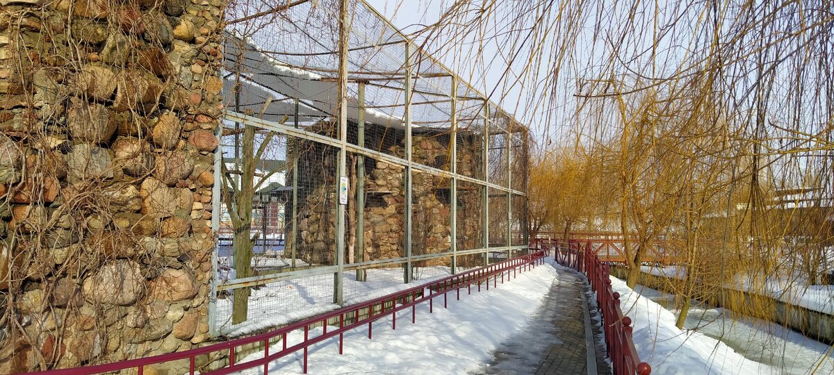 Территория зоопарка