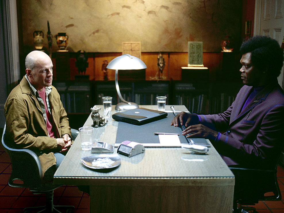 Дуэт одних из лучших актёров 90х - 00х, кадр из фильма "Неуязвимый" 