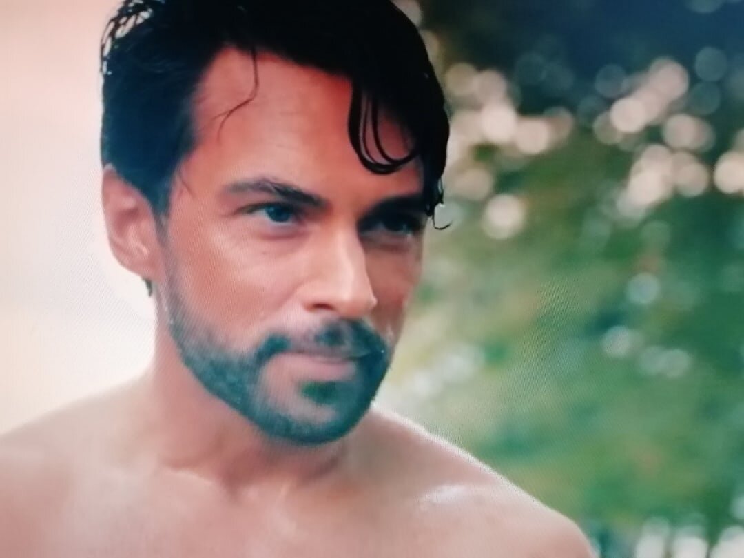 Кадр из фильма "Что скрывает вода" (2020)