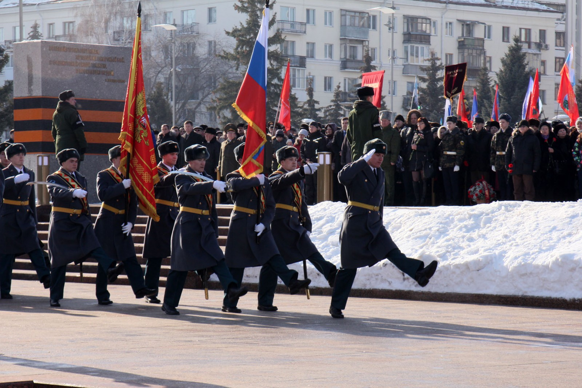 Празднование дня защитника отечества. 23 Февраля парад. Военный парад 23 февраля. Празднование дня защитника Отечества в России