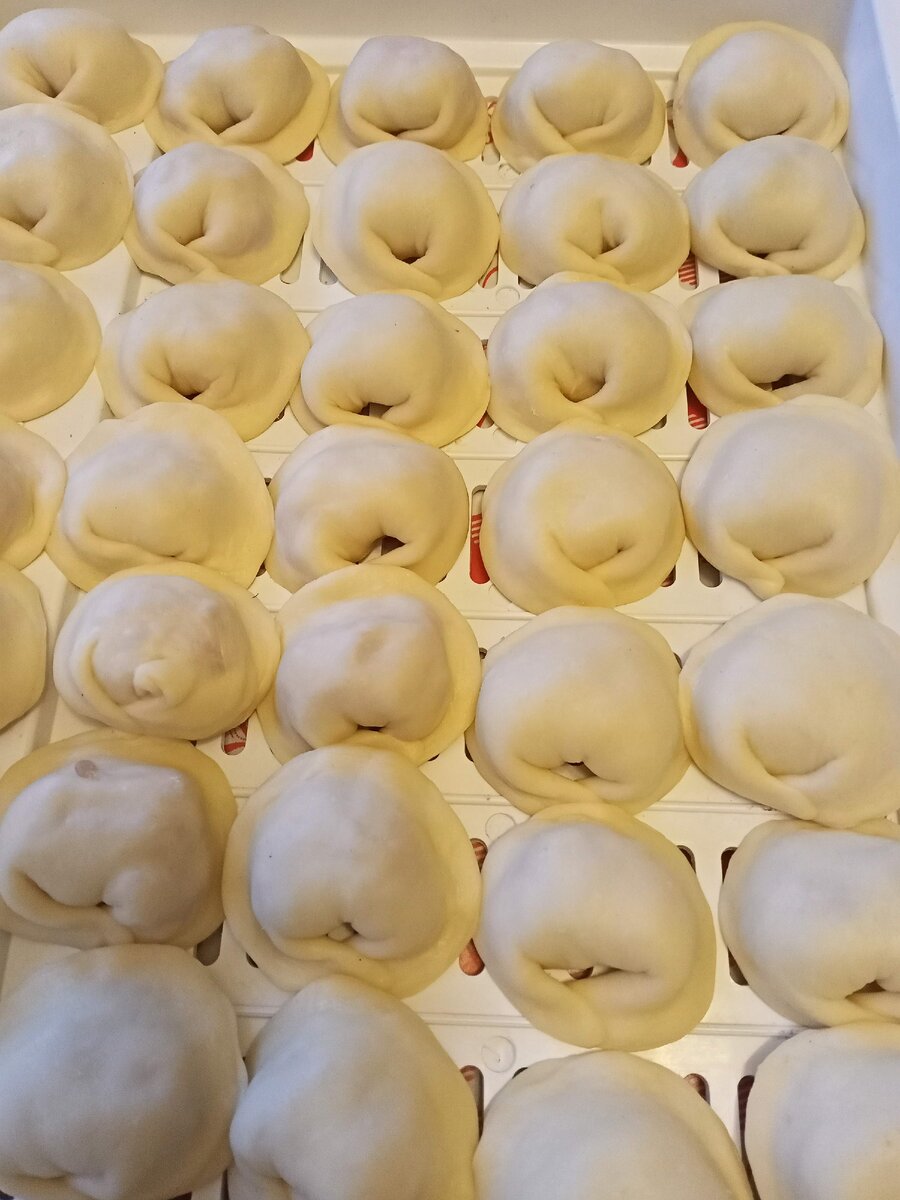 Пельмени ручной лепки.